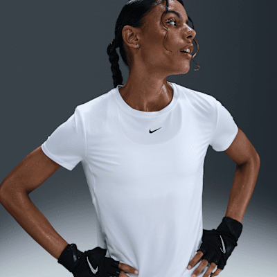 Nike One Classic Women's Dri-FIT Short-Sleeve Top. Nike NL